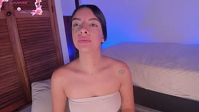 777AylinZ online show from October 18, 2025, 12:17 pm