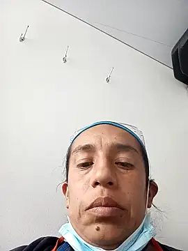 Snapshot of yaz_guzman chatting on December 16, 2024, 5:00 pm yaz guzman online show from December 16, 2024, 5:00 pm