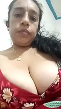 Snapshot of yaz_guzman chatting on December 18, 2024, 12:32 am yaz guzman online show from December 18, 2024, 12:32 am