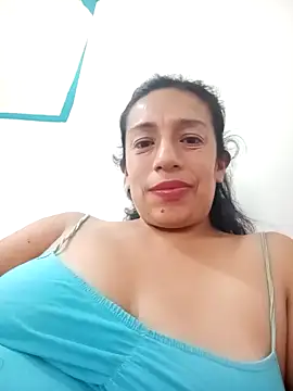 Snapshot of yaz_guzman chatting on March 5, 2025, 2:45 pm yaz guzman online show from March 5, 2025, 2:45 pm