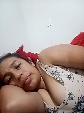 Snapshot of yaz_guzman chatting on October 11, 2025, 5:50 am yaz guzman online show from October 11, 2025, 5:50 am