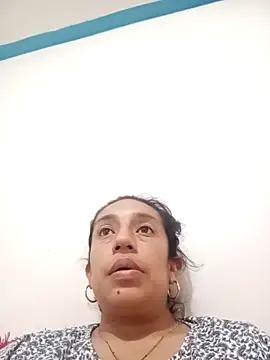 Snapshot of yaz_guzman chatting on October 16, 2025, 11:55 am yaz guzman online show from October 16, 2025, 11:55 am