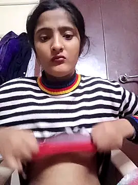 Snapshot of BabySlimmy10 chatting on December 17, 2025, 7:53 pm BabySlimmy10 online show from December 17, 2025, 7:53 pm