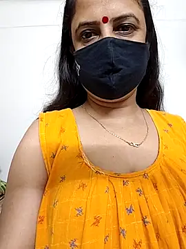 Cute-manisha online show from May 4, 2026, 2:51 am
