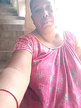 Hotty-rumi online show from February 28, 2026, 4:46 am