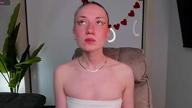 Snapshot of Maddy_Garcia chatting on February 6, 2025, 12:54 am Maddy Garcia online show from February 6, 2025, 12:54 am