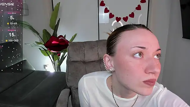 Snapshot of Maddy_Garcia chatting on February 8, 2025, 10:08 pm Maddy Garcia online show from February 8, 2025, 10:08 pm