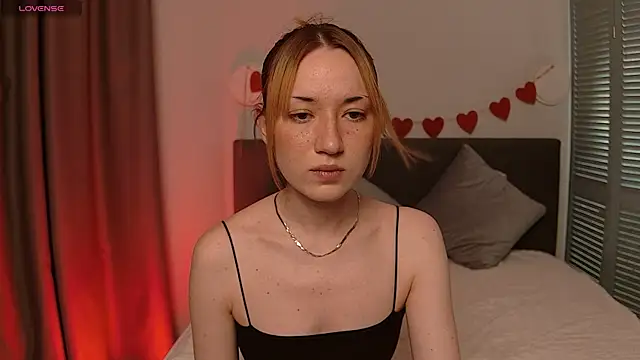 Snapshot of Maddy_Garcia chatting on February 15, 2025, 11:58 pm Maddy Garcia online show from February 15, 2025, 11:58 pm