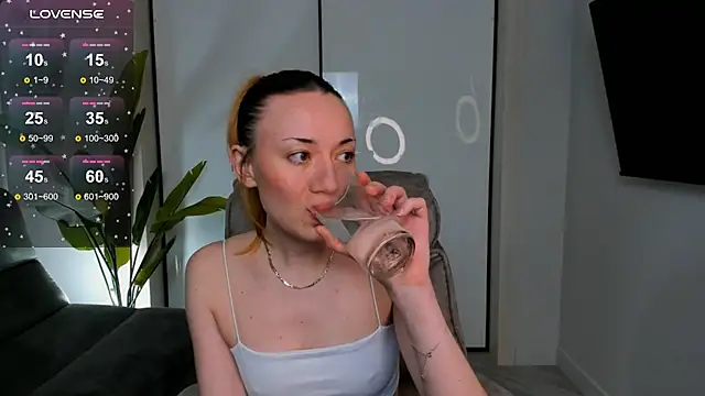 Snapshot of Maddy_Garcia chatting on February 27, 2025, 12:43 am Maddy Garcia online show from February 27, 2025, 12:43 am