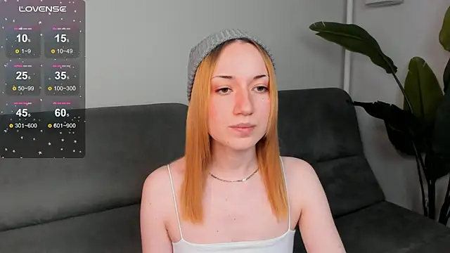 Snapshot of Maddy_Garcia chatting on March 4, 2025, 11:00 pm Maddy Garcia online show from March 4, 2025, 11:00 pm