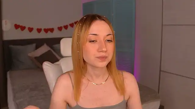 Snapshot of Maddy_Garcia chatting on March 13, 2025, 8:32 pm Maddy Garcia online show from March 13, 2025, 8:32 pm