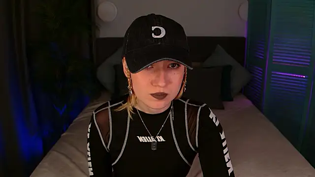 Snapshot of Maddy_Garcia chatting on October 14, 2025, 10:54 pm Maddy Garcia online show from October 14, 2025, 10:54 pm