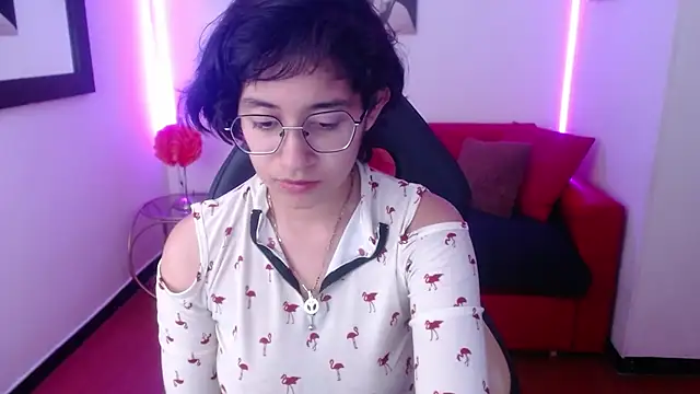 Lili Gomez  online show from February 1, 2025, 4:11 pm