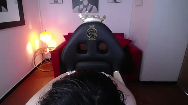 Lili Gomez  online show from February 12, 2025, 1:27 pm