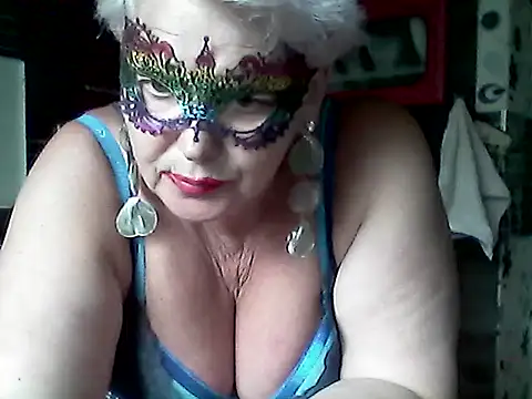 Lisa Suzie online show from June 3, 2026, 2:33 pm