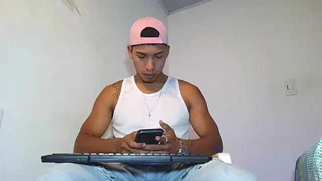 maximo vega newv online show from April 2, 2026, 8:39 pm