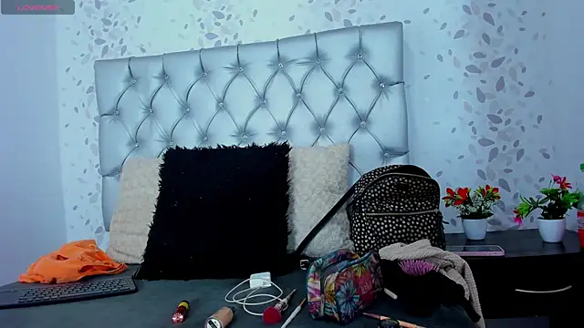 Snapshot of candymery chatting on January 11, 2025, 6:33 pm candymery online show from January 11, 2025, 6:33 pm