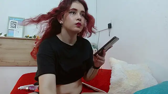 Emyli rousse  online show from December 15, 2024, 1:11 pm