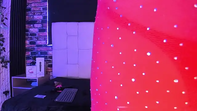 Snapshot of meelanyharux303av chatting on February 18, 2026, 9:49 am meelanyharux303av online show from February 18, 2026, 9:49 am