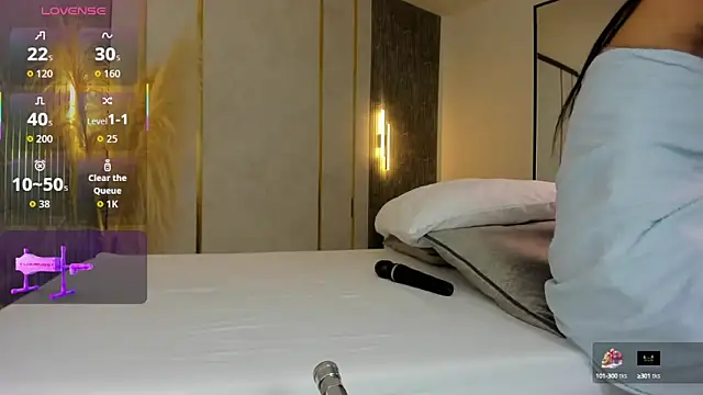 stephanya  online show from September 26, 2025, 7:51 pm