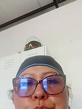 Darly Gomez online show from February 18, 2025, 3:32 pm