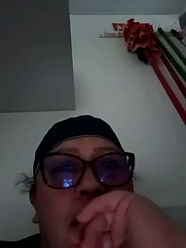 Darly Gomez online show from October 18, 2025, 7:58 pm