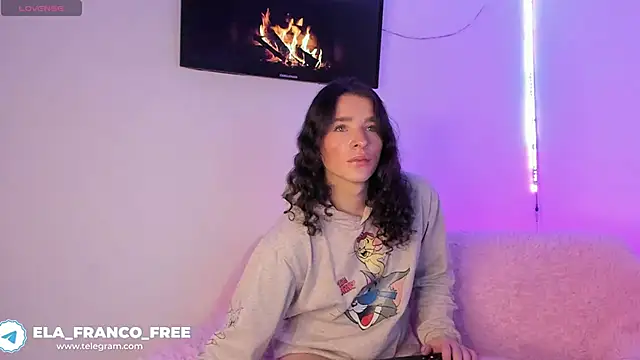 Snapshot of elafranco_ chatting on February 14, 2026, 3:03 am elafranco online show from February 14, 2026, 3:03 am