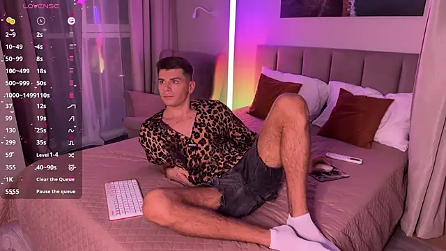 Snapshot of Walt_Enjoy chatting on November 21, 2025, 5:33 pm Walt Enjoy online show from November 21, 2025, 5:33 pm