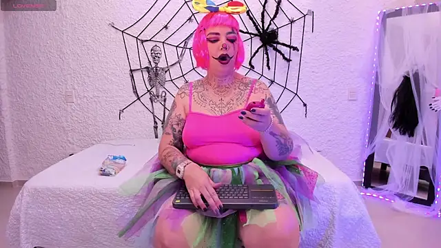 poisson ivy online show from October 24, 2025, 8:05 pm