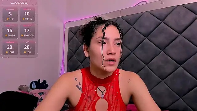 Nellyhills online show from November 25, 2025, 10:59 am