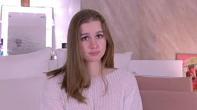 Snapshot of EllieHayes chatting on December 22, 2025, 5:54 pm EllieHayes online show from December 22, 2025, 5:54 pm