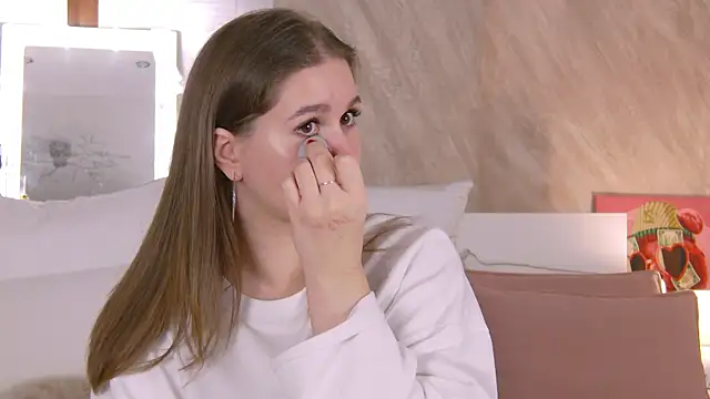 Snapshot of EllieHayes chatting on January 5, 2026, 8:34 pm EllieHayes online show from January 5, 2026, 8:34 pm