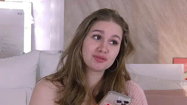 Snapshot of EllieHayes chatting on January 12, 2026, 8:14 pm EllieHayes online show from January 12, 2026, 8:14 pm