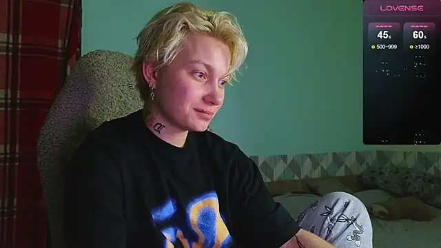 esajukyy online show from January 14, 2025, 12:56 pm