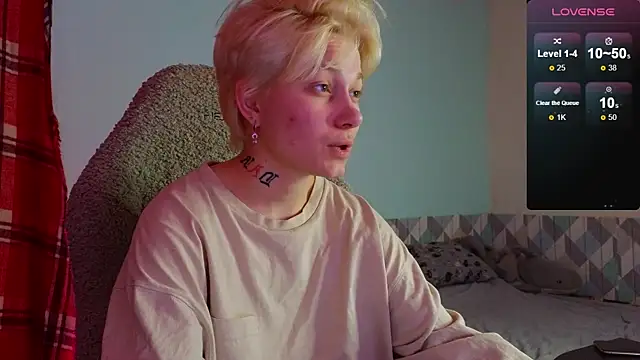 esajukyy online show from February 25, 2025, 3:27 pm