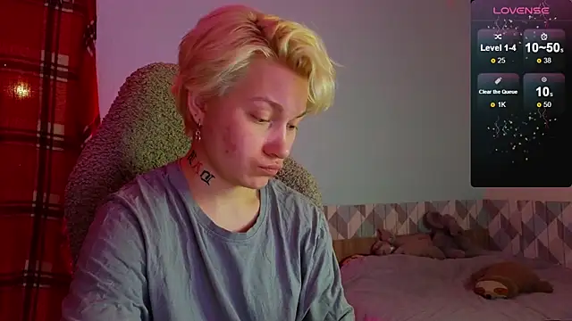 esajukyy online show from March 6, 2025, 2:18 pm