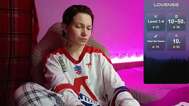 esajukyy online show from September 22, 2025, 1:13 pm