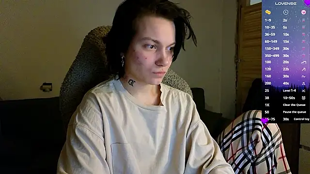 esajukyy online show from March 18, 2026, 3:04 pm