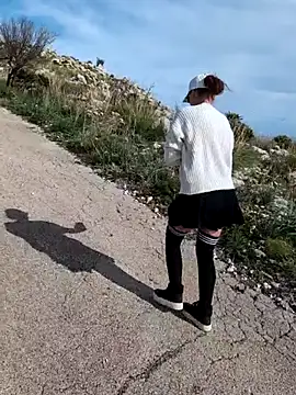 Samira-Summer online show from December 4, 2025, 10:13 am