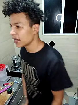 Snapshot of Black_Diamon_ chatting on December 13, 2024, 11:39 pm Black Diamon online show from December 13, 2024, 11:39 pm