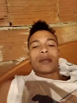 Snapshot of Black_Diamon_ chatting on December 14, 2025, 10:14 pm Black Diamon online show from December 14, 2025, 10:14 pm