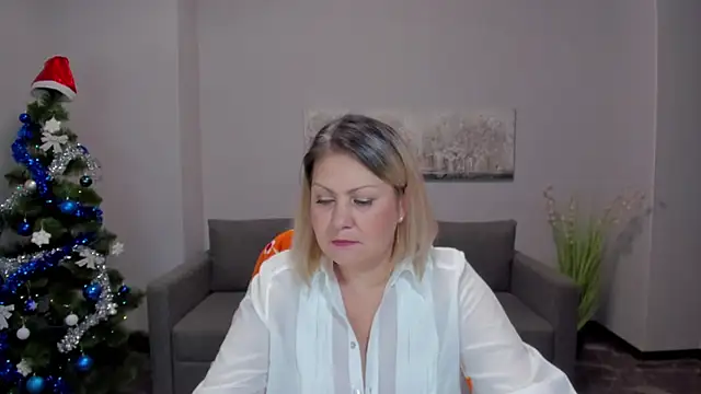 Snapshot of Milana_Blake chatting on December 18, 2024, 12:51 pm Milana Blake online show from December 18, 2024, 12:51 pm