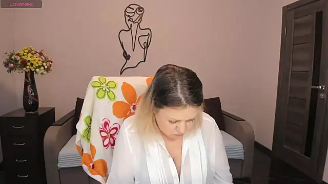 Snapshot of Milana_Blake chatting on January 9, 2025, 4:06 pm Milana Blake online show from January 9, 2025, 4:06 pm