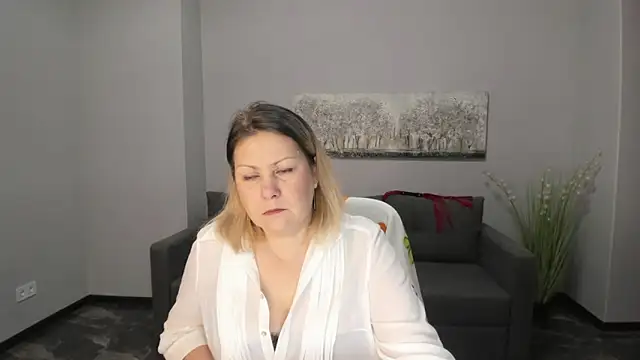 Snapshot of Milana_Blake chatting on January 10, 2025, 9:44 am Milana Blake online show from January 10, 2025, 9:44 am