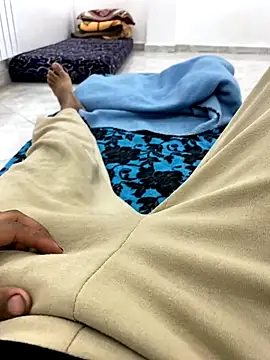 Lahcene online show from November 18, 2025, 7:07 pm