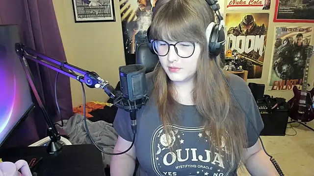 Snapshot of HannahCastle96 chatting on October 6, 2025, 12:19 am HannahCastle96 online show from October 6, 2025, 12:19 am