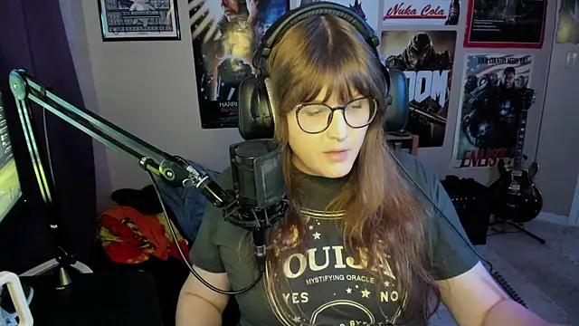 Snapshot of HannahCastle96 chatting on December 22, 2025, 11:57 pm HannahCastle96 online show from December 22, 2025, 11:57 pm