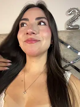 Snapshot of Melody_04 chatting on February 8, 2026, 4:38 am Melody 04 online show from February 8, 2026, 4:38 am