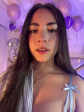 Snapshot of Melody_04 chatting on March 11, 2026, 1:11 am Melody 04 online show from March 11, 2026, 1:11 am