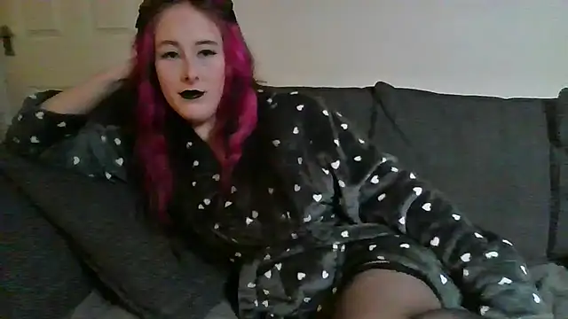 lunabellex online show from January 3, 2025, 6:46 pm